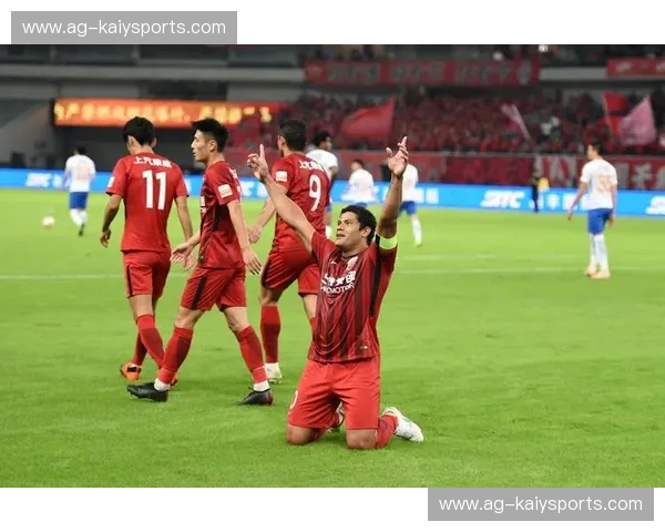 绿茵烽烟再起:国安与恒大的三十载恩怨情仇,谁主沉浮?